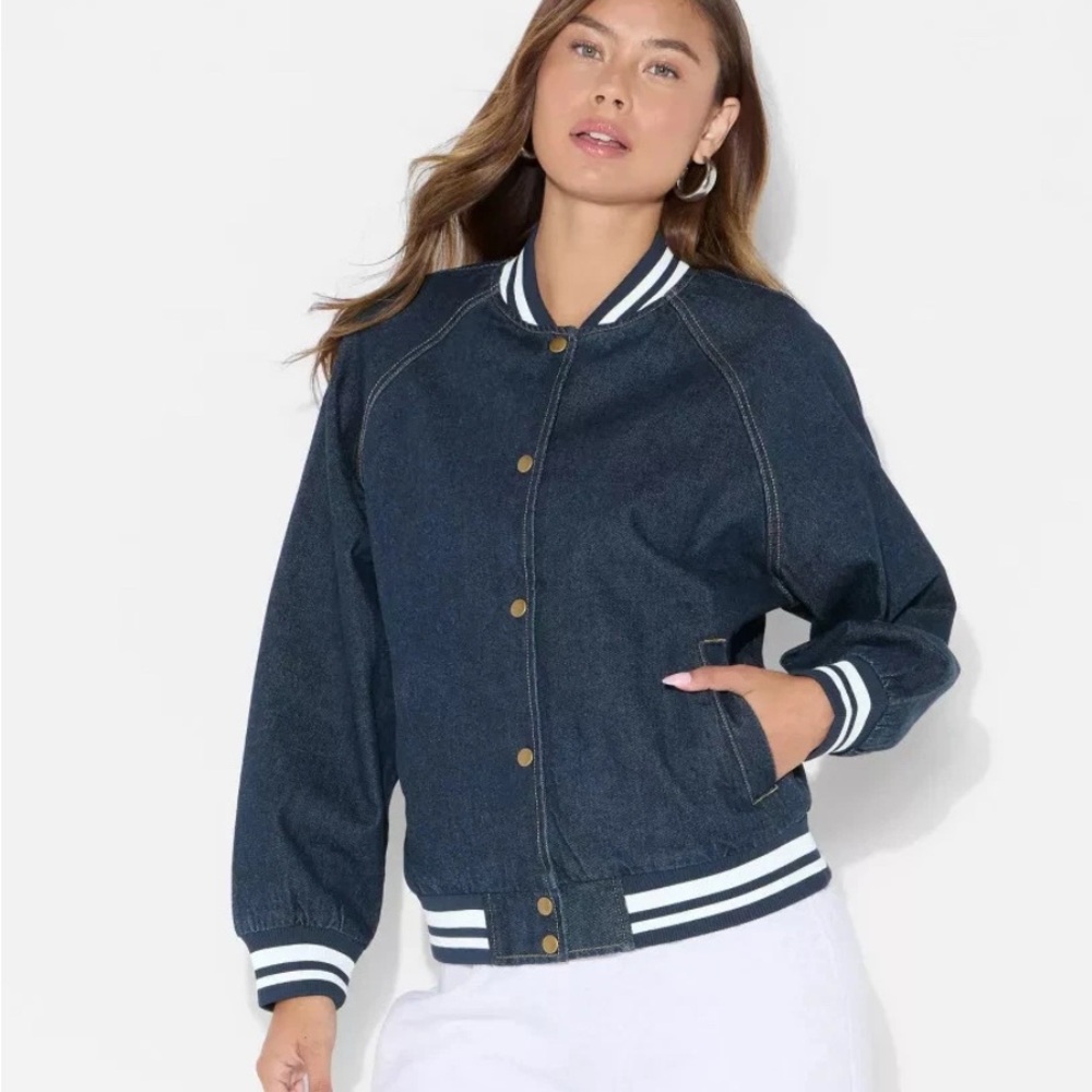Universal Thread | Women's Denim Bomber Jacket sz small.